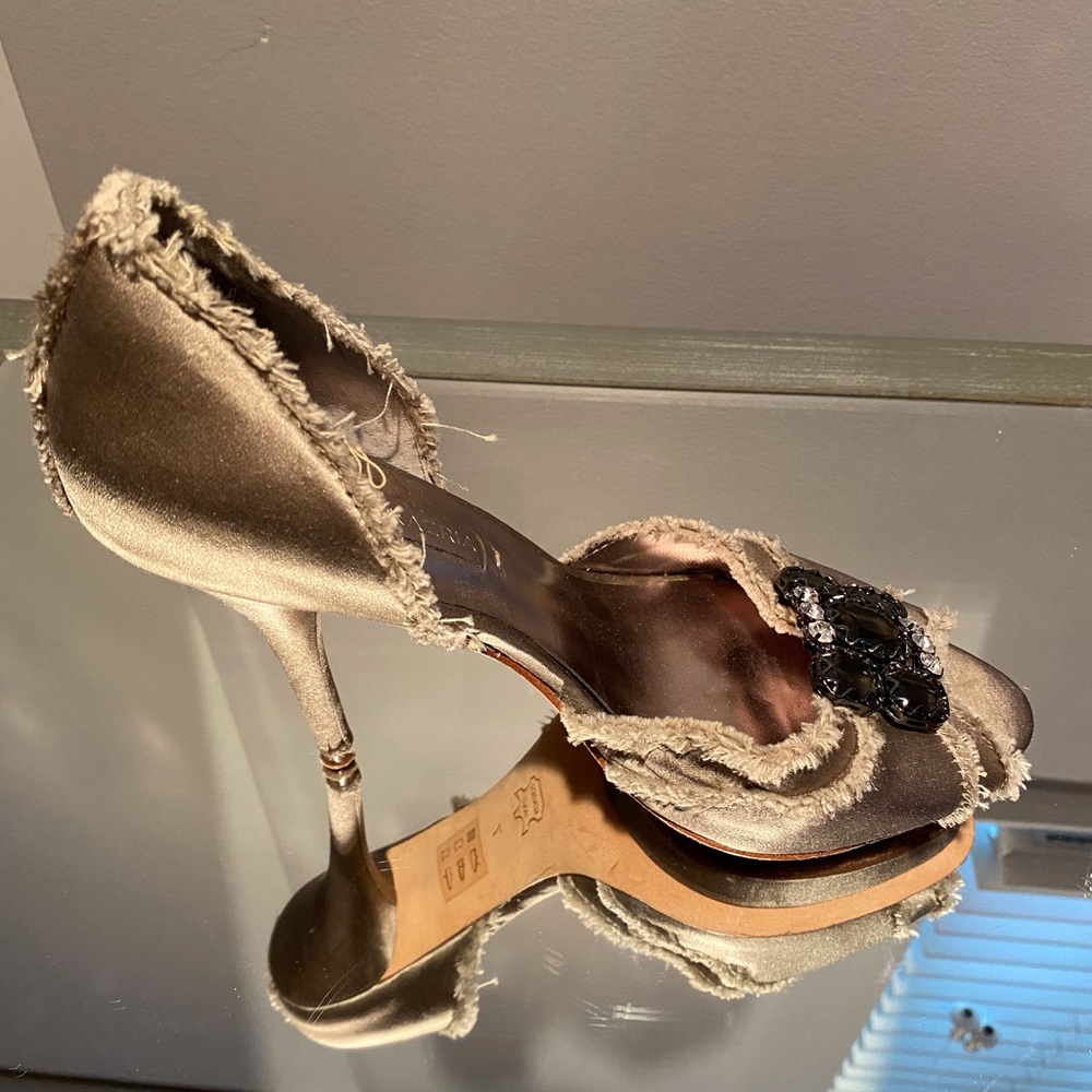 BCBG peep toe vintage satin pump - Picture 7 of 9